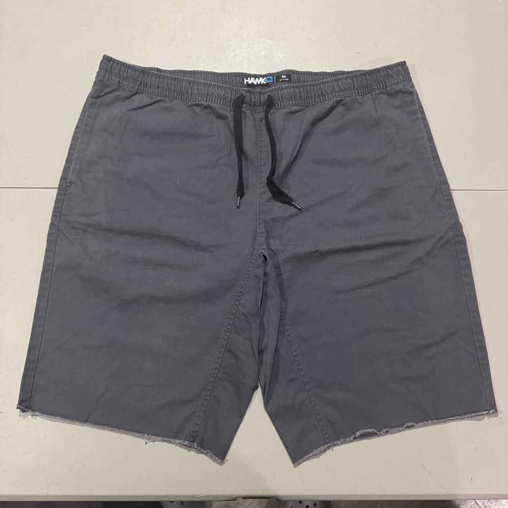 TONY HAWK Men’s Gray Drawstring Shorts Size XL Pull on Skateboarding Raw Hem